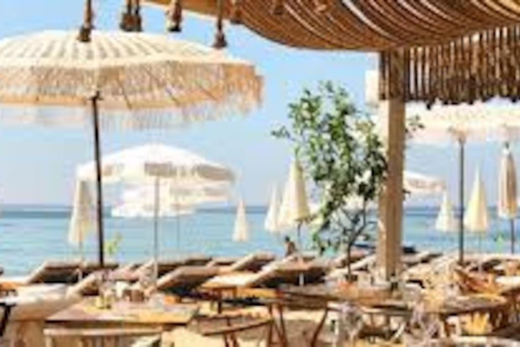 F2 Climatise A Golfe -Juan En Front De Mer Et Piscine Vallauris Esterno foto
